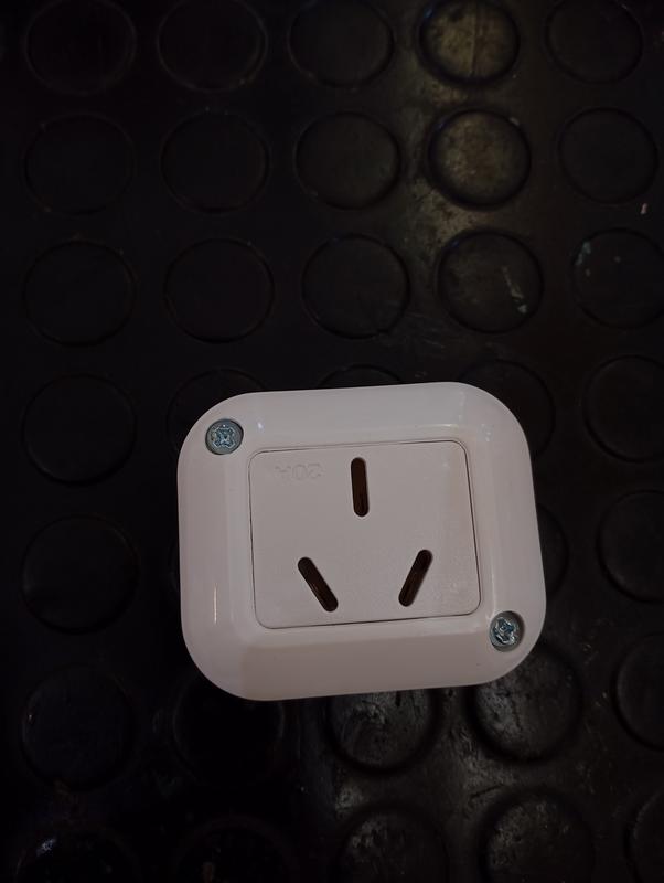 TAAD EXTERIOR TOMA 20AMP