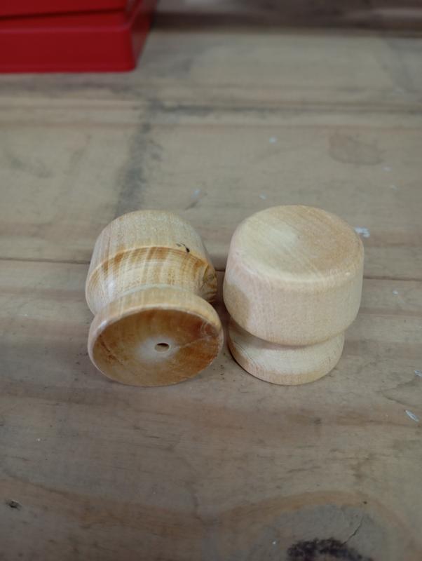 TIRADOR DE MADERA DE 32MM C TORNILLO Y TUERCA