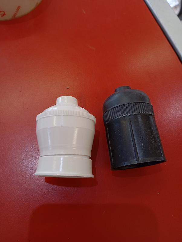 PORTALAMPARA BAQUELITA MARFIL 3 PZAS PORCELUZ