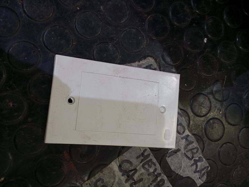 TAPA CIEGA RECTANGULAR P TORNILLO