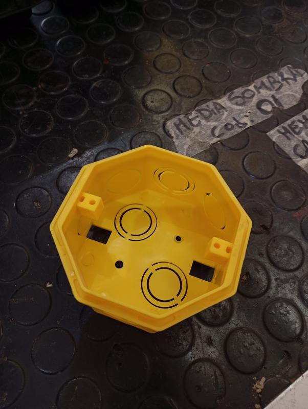 CAJA OCTOGONAL PVC CHICA