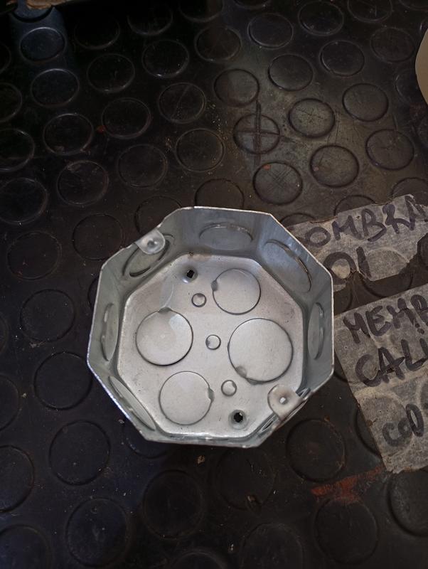 CAJA OCTOGONAL DE CHAPA CHICA