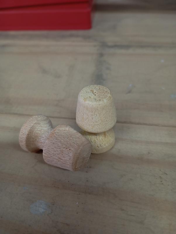 TIRADOR DE MADERA DE 22MM C TORNILLO Y TUERCA