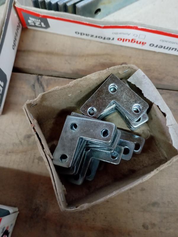 ESCUADRA PLANA CROMADA 25X25