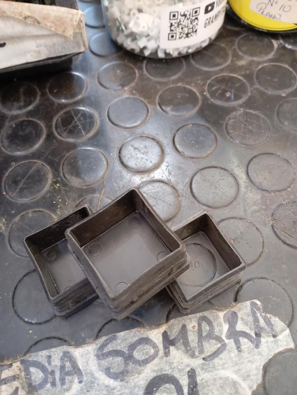 REGATONES CUADRADOS 35X35 MM INTERIOR