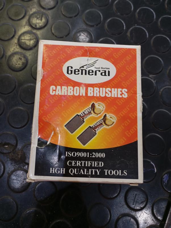 CARBONCITO AMOLADORA BLACK Y DECKER 4,5"