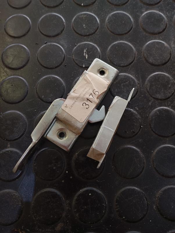 CIERRE P/VENTANA CORREDIZA DERECHA