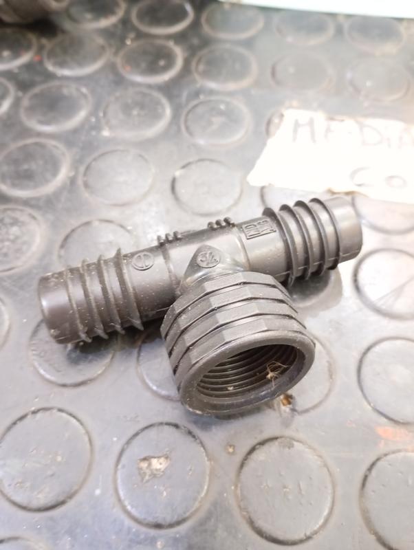 ESPIGA TEE ROSCA HEMBRA 3 4