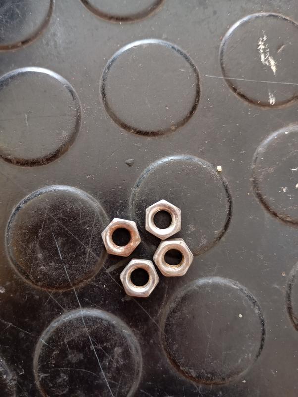TUERCA ZINC DE HIERRO 5 32