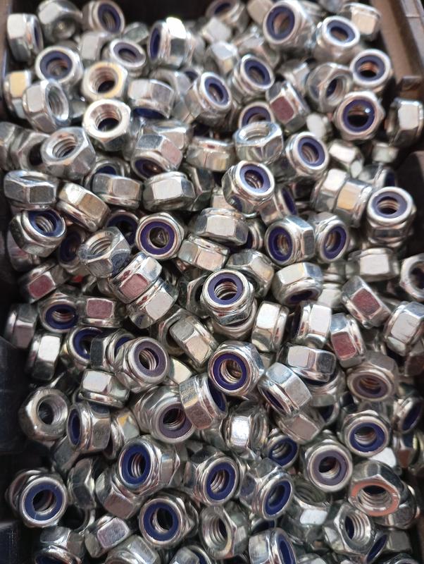 TUERCA HEXAGONAL ZINCADA AUTOFRENANTE 6mm