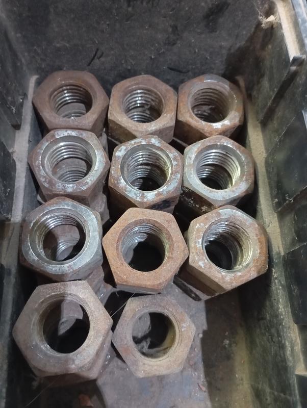 Tuerca alta zincada de hierro 1